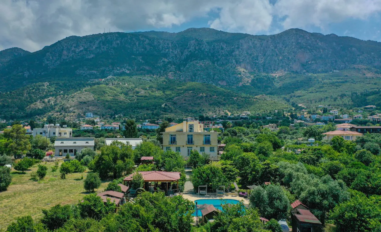 Private taxi transfer to Lapida Garden Hotel in North Cyprus